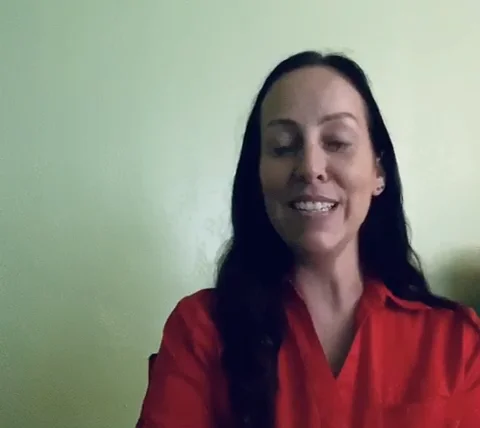 Laura B. tutor video introduction on Preply  