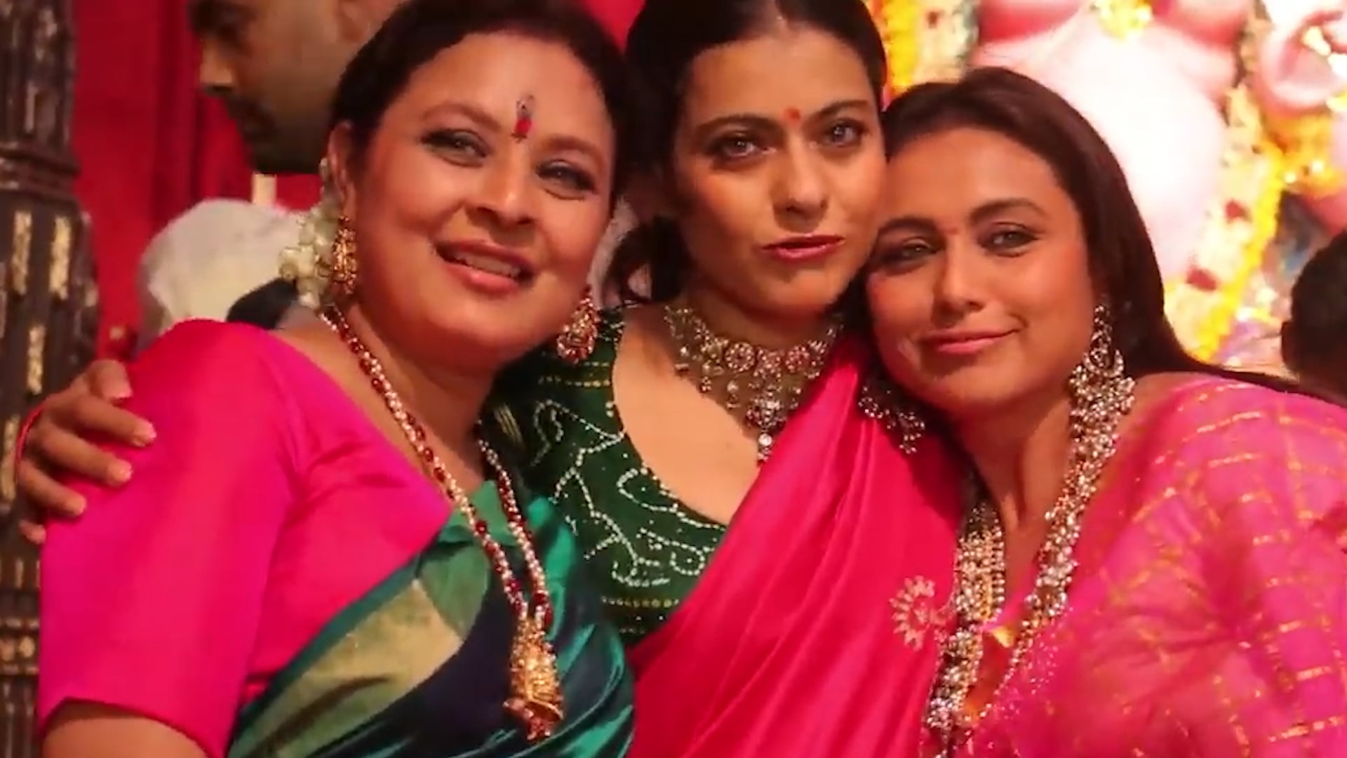 Cousins Rani Mukerji and Kajol celebrate Pujo; Rani tells photographers on  Vimeo