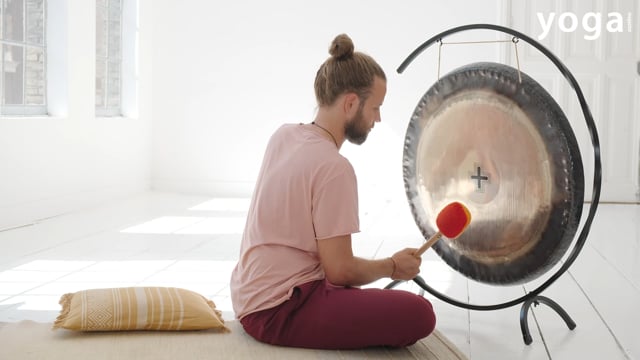 Yogapsychologiesessie om tot rust te komen (met gongbad)