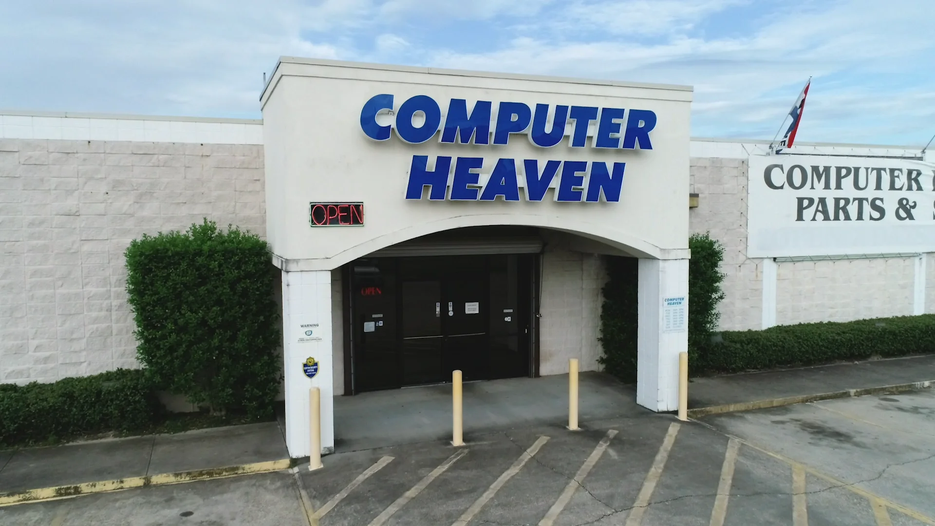 Computer Heaven_1020v4 on Vimeo