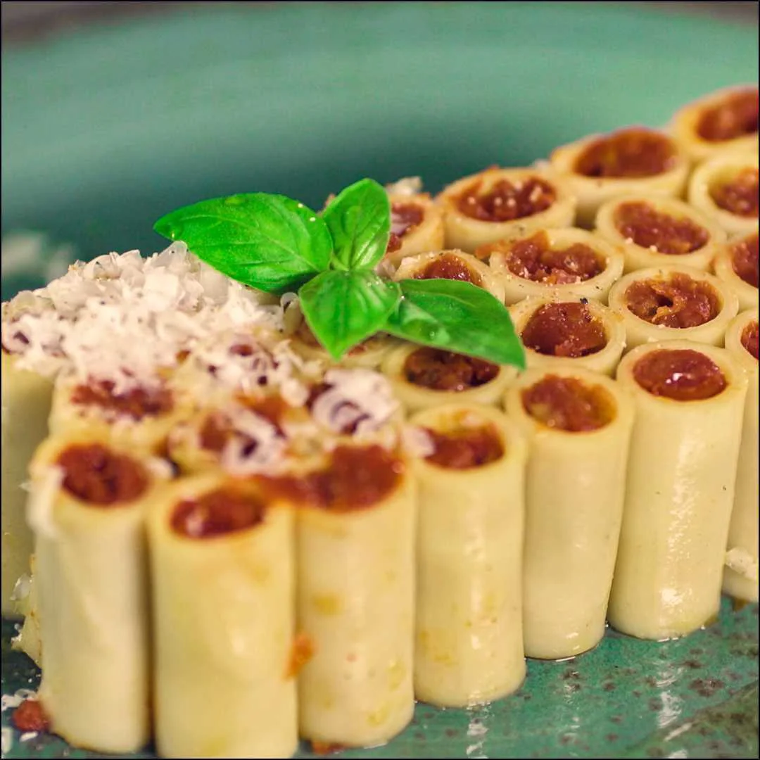 Le chef Simone Zanoni donne 1001 astuces pour sublimer les pâtes - Vidéo  Dailymotion