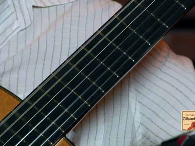 Philippe Bertaud performing "Amazing Grace"
