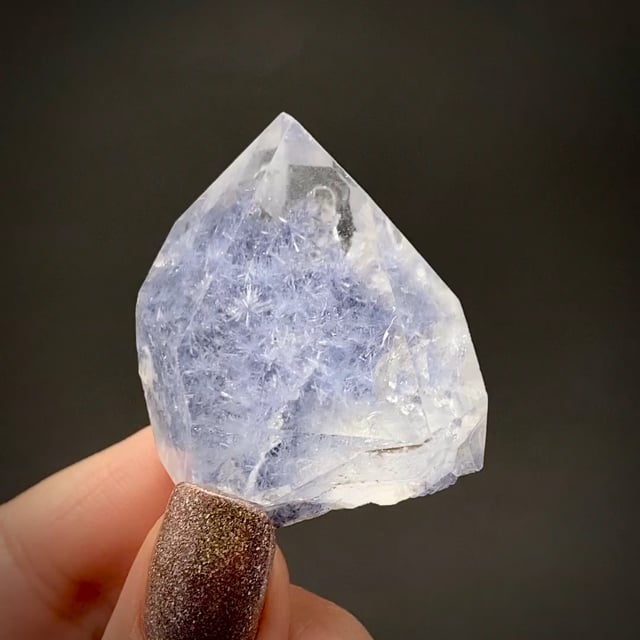 Dumortierite in Quartz - SM19-11 - Vaca Morta quarry - Brazil