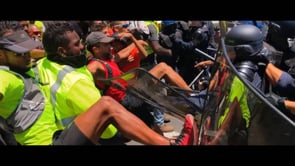 DES FEMMES EN JAUNE