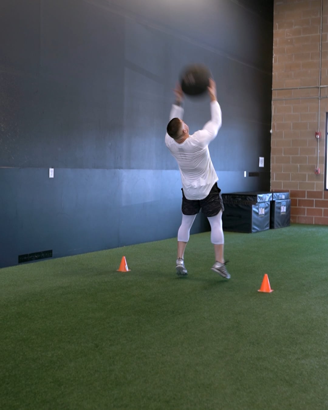 Medicine Ball Underhand Toss on Vimeo