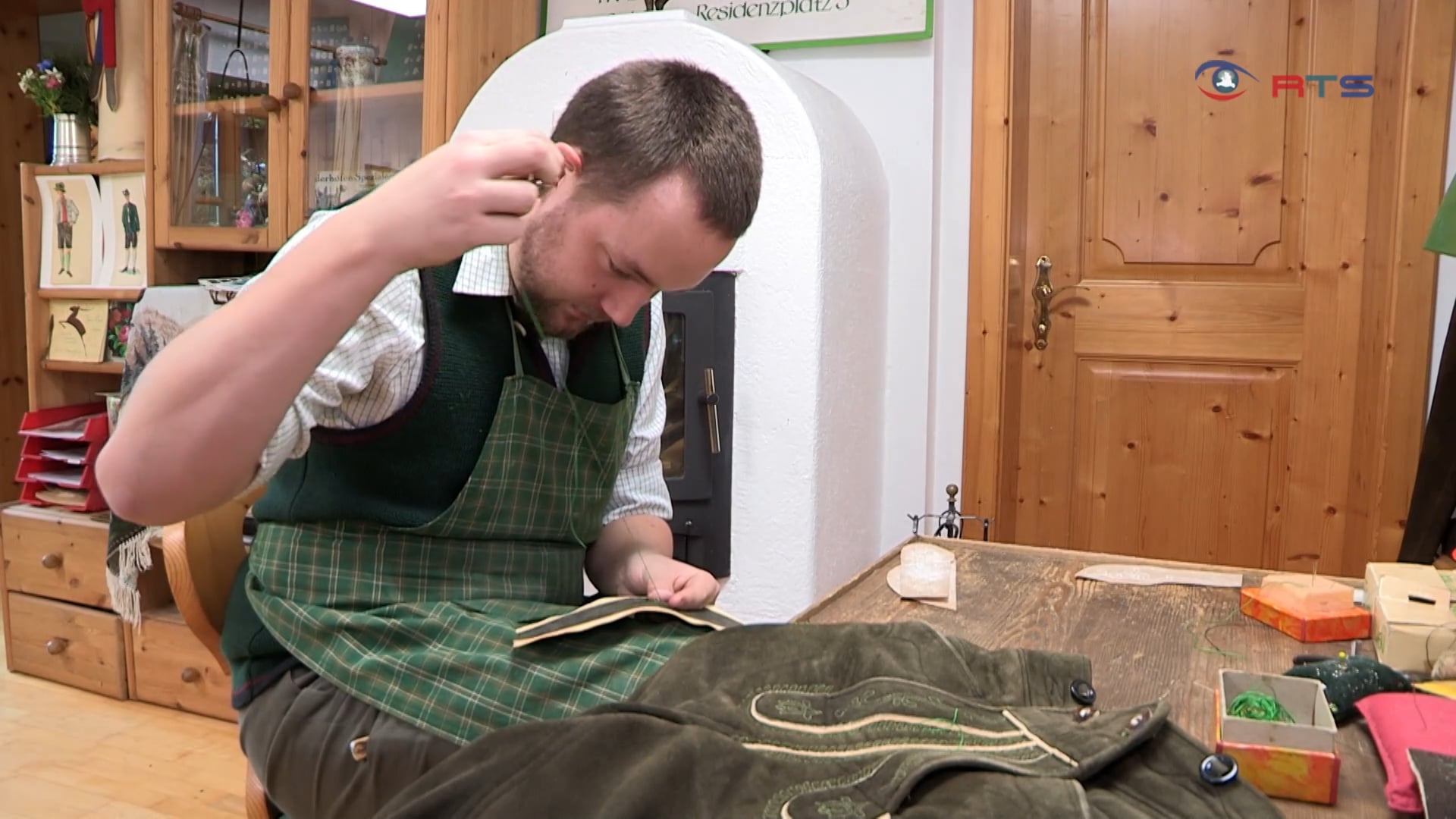 made-dahoam-jahn-markl-die-lederhose-fuer-prominente-und-kaiser