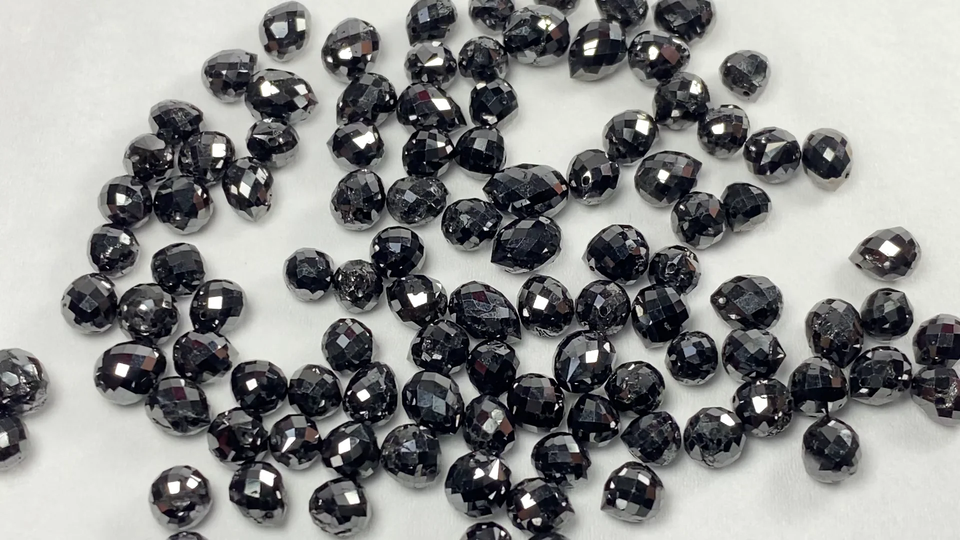 ブラックダイヤモンドAAA ドロップ ブリオレットカット 1粒｜天然石