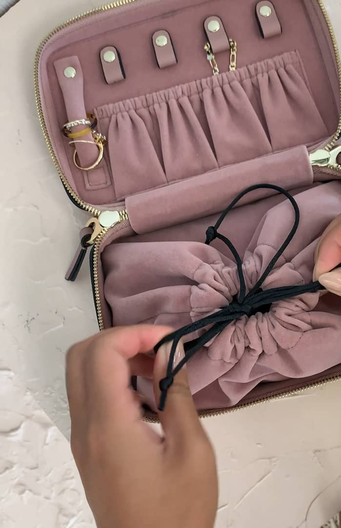 Jewelry Case by CALPAK on Vimeo