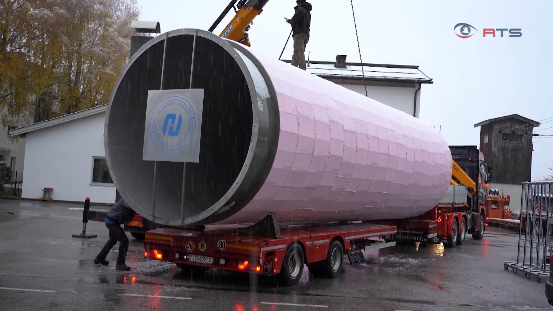 sondertransport-fuer-160-0000-liter-trinkwasserbehaelter-nach-wolfsberg-in-kaernten
