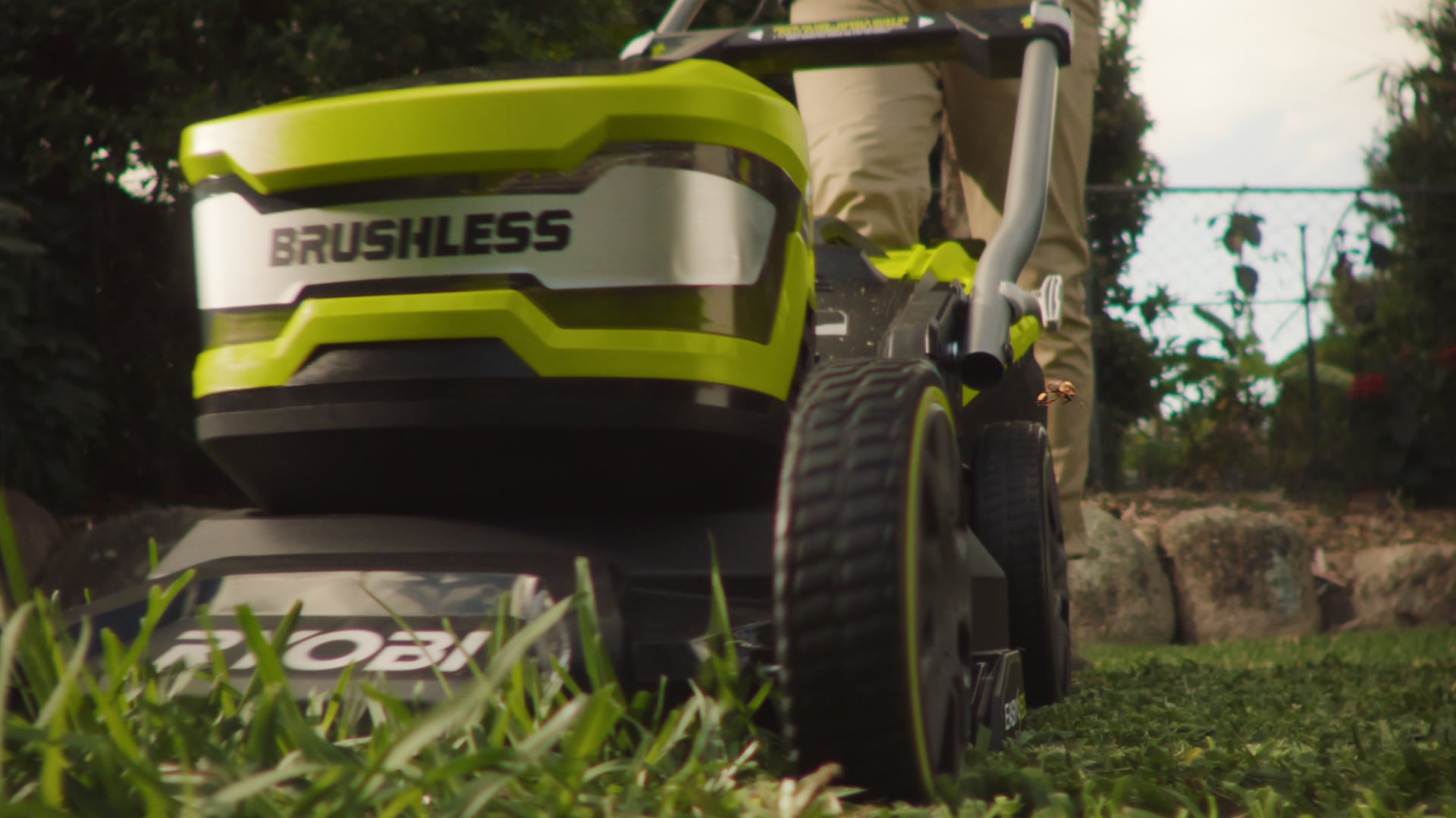Ryobi Garden - Bee's Journey
