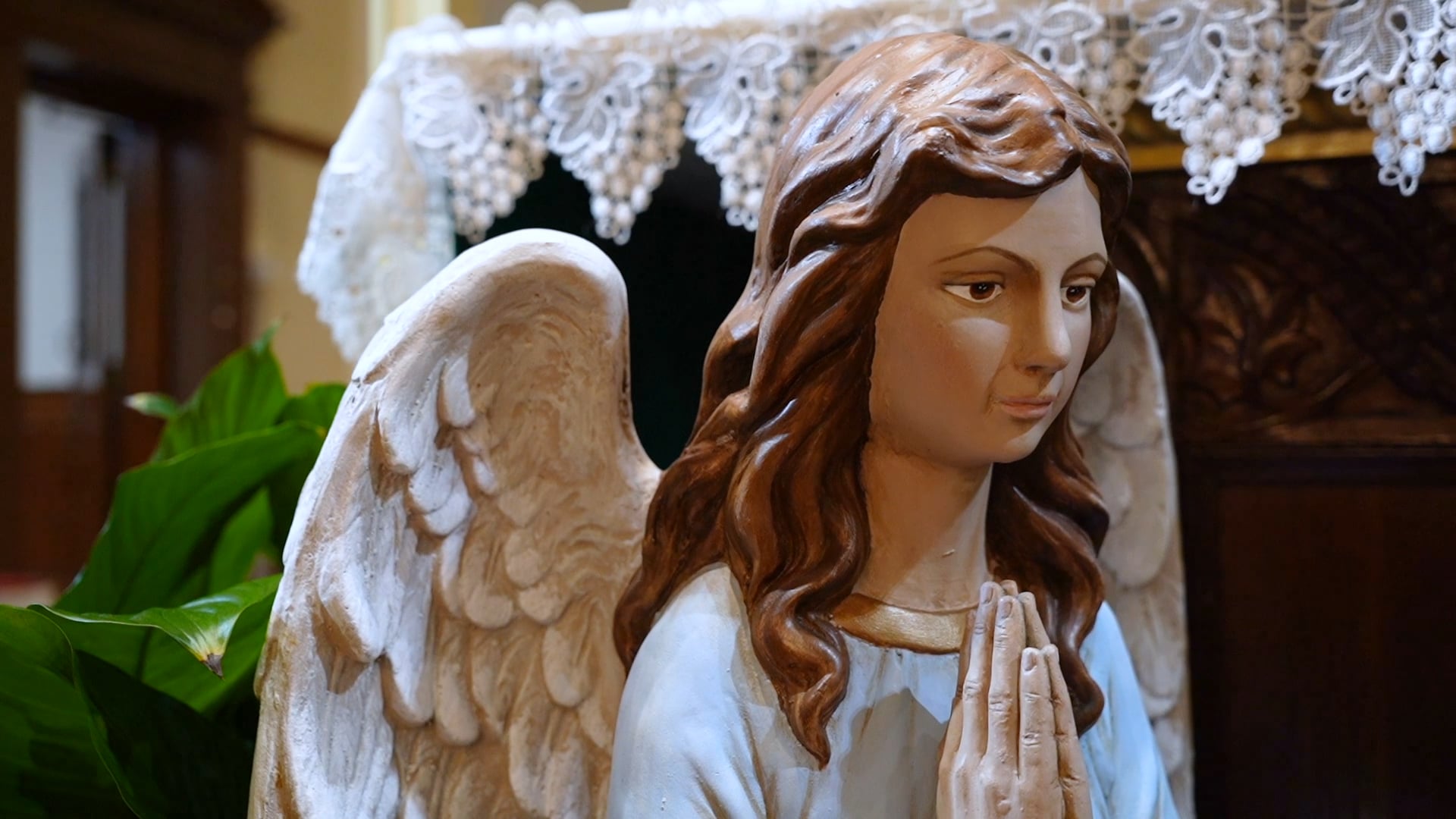 El Santo Rosario: Los Misterios Luminosos con el Obispo Romero