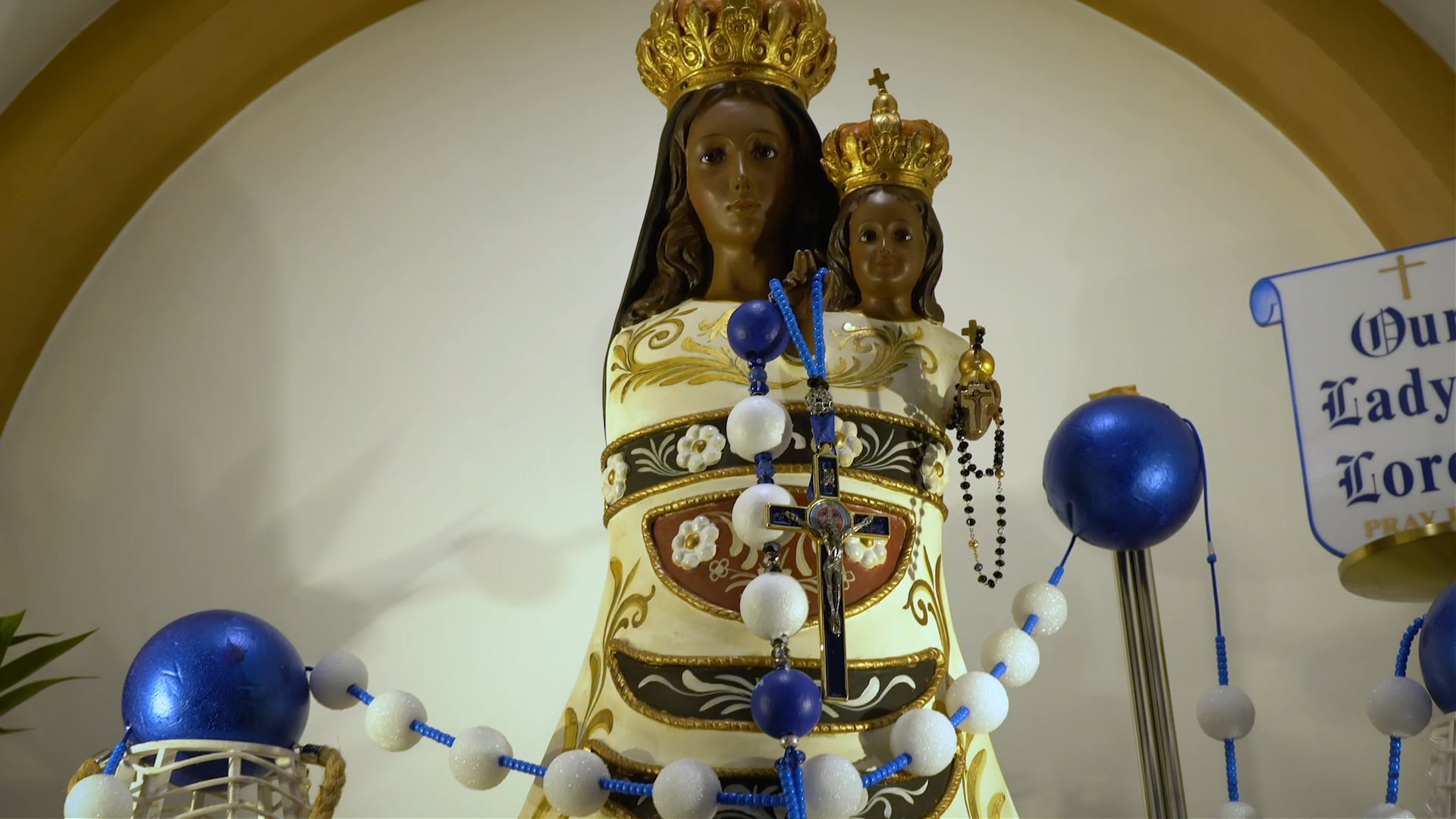 El Santo Rosario: Los Misterios Dolorosos con el Obispo Romero