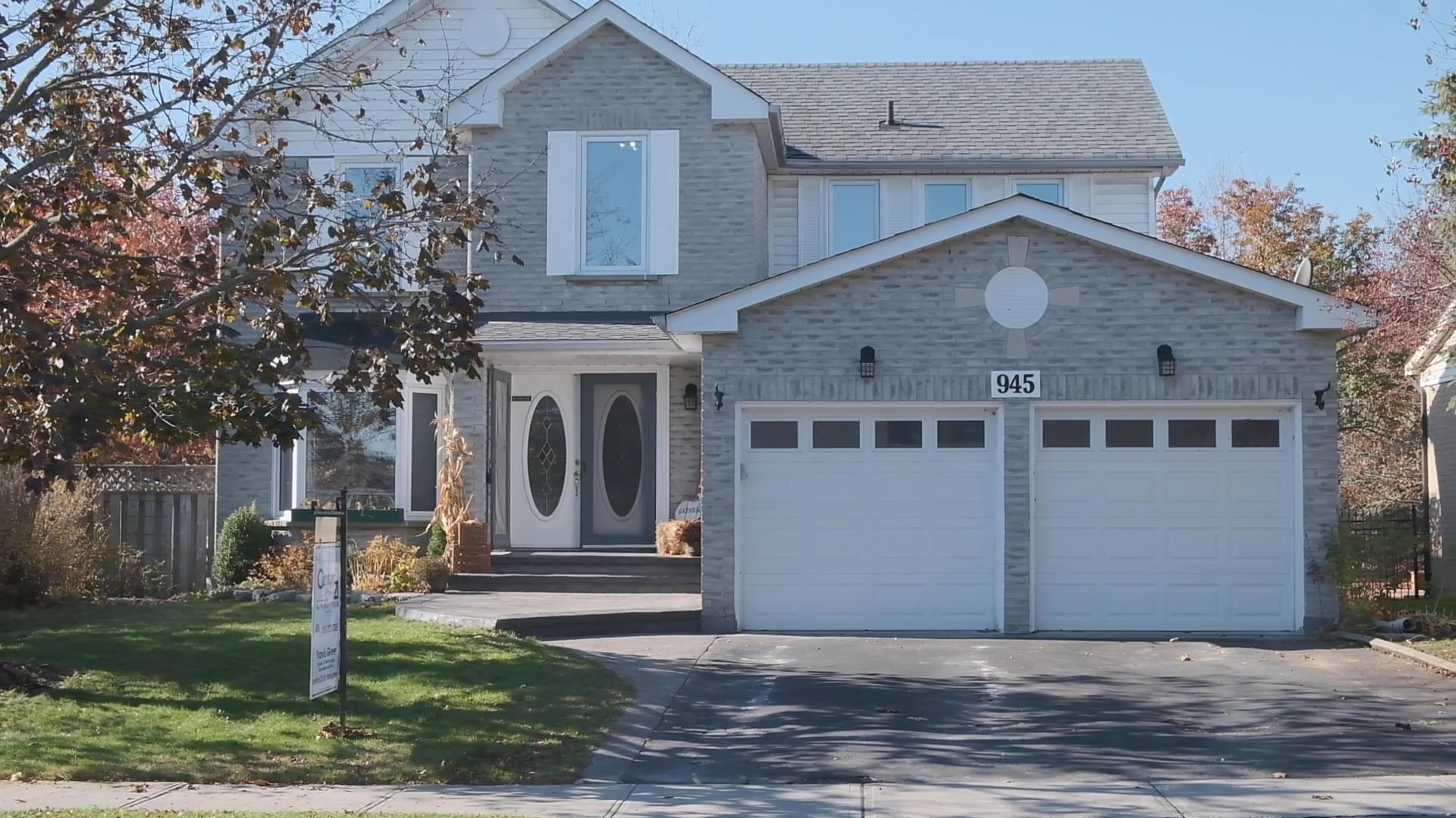 Listing Video 945 Frei St, Cobourg on Vimeo
