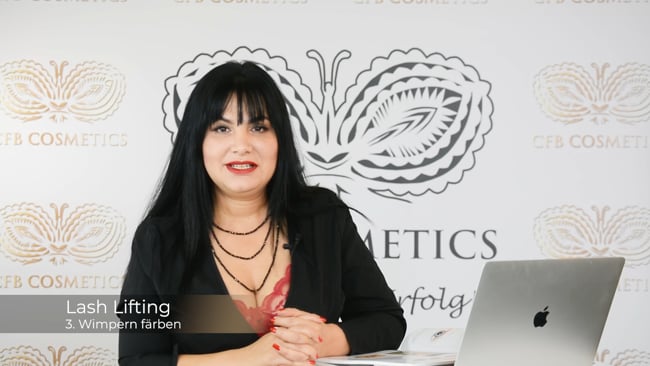 3. Wimpern färben
