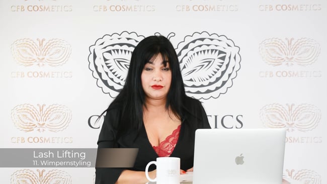 11. Wimpernstyling