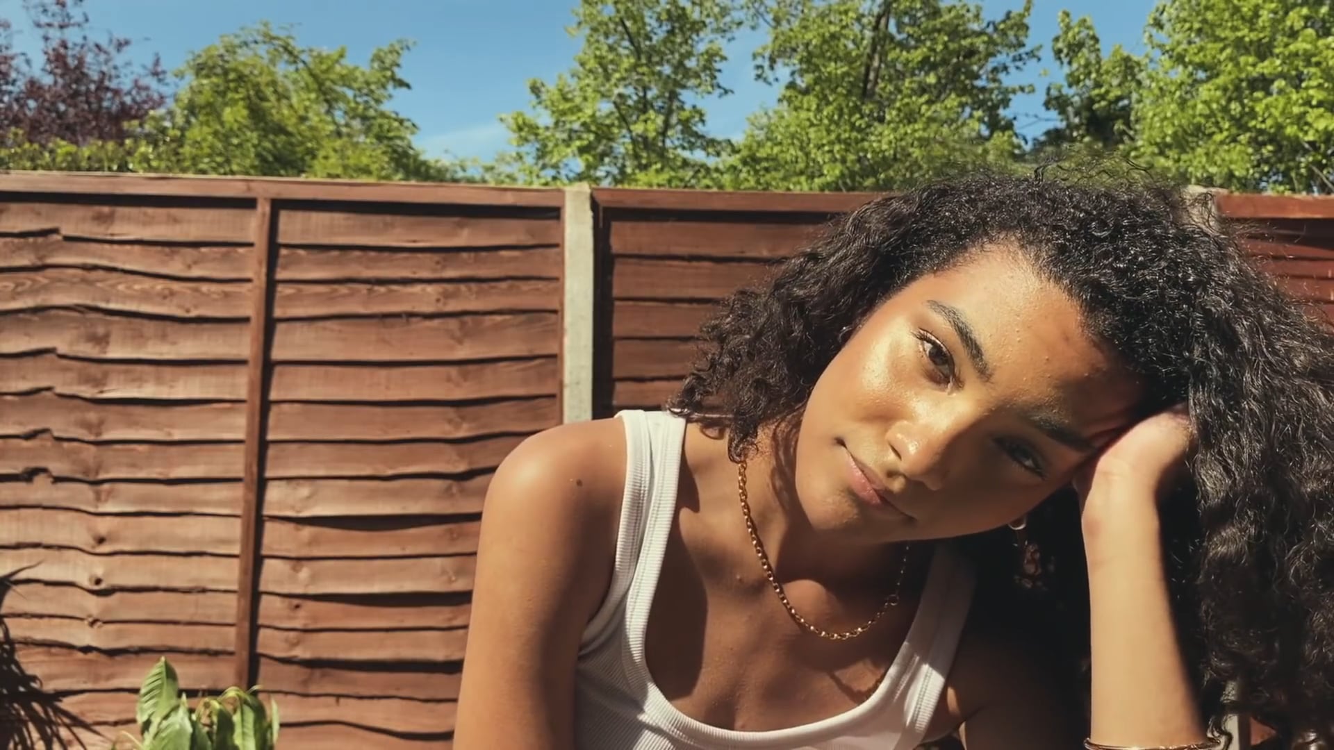 Olivia Dean - Baby Come Home (Official Video)