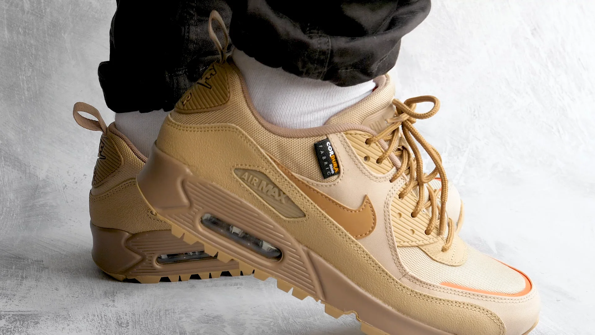 Product page Nike Air max 90 surplus desert on foot on Vimeo