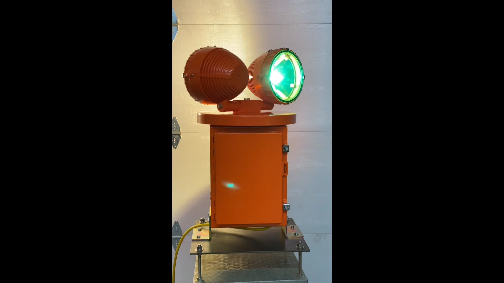 L-801A HBM 150/2 Airport Rotating Beacon - Flight Light Inc.