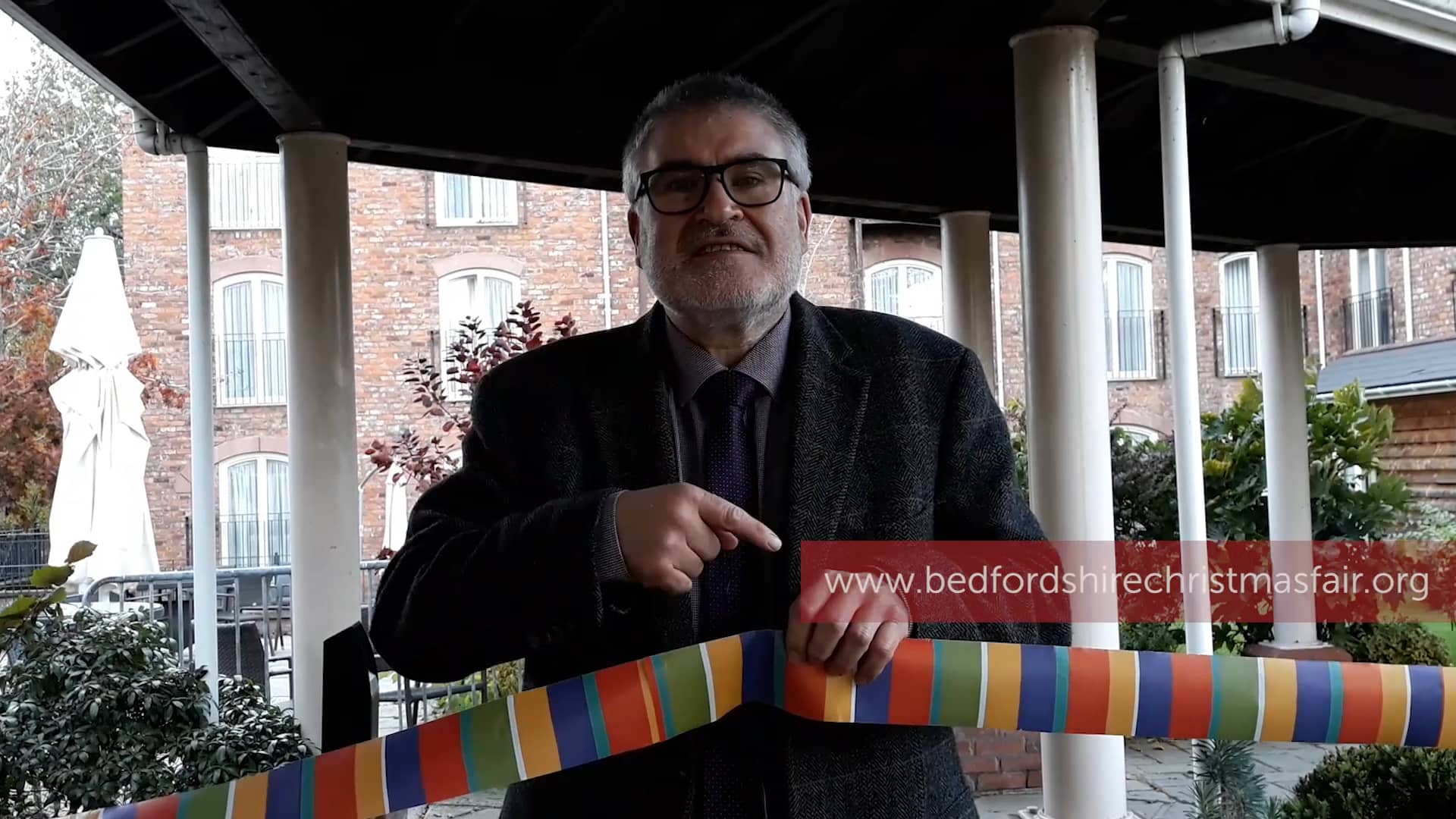 Mayor opens Red Cross Christmas Fair on Vimeo