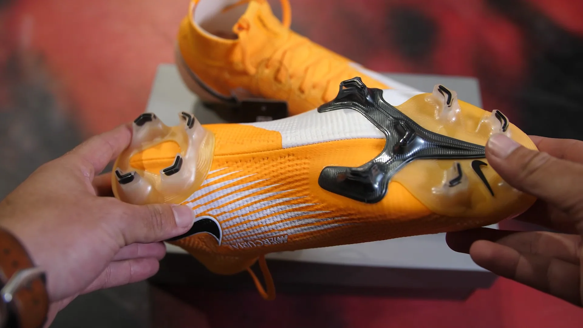 Nike Neighbourhood Mercurial Vapor 13 Elite on Vimeo